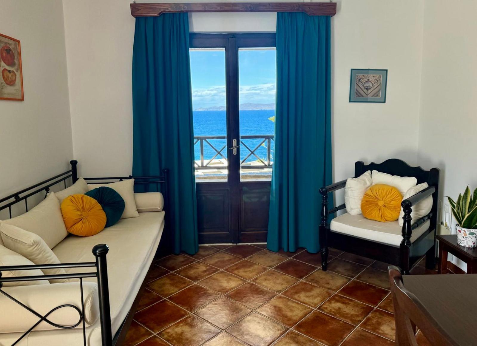 Syrou Lotos Studios & Apartments (Adults Only) Kini Buitenkant foto