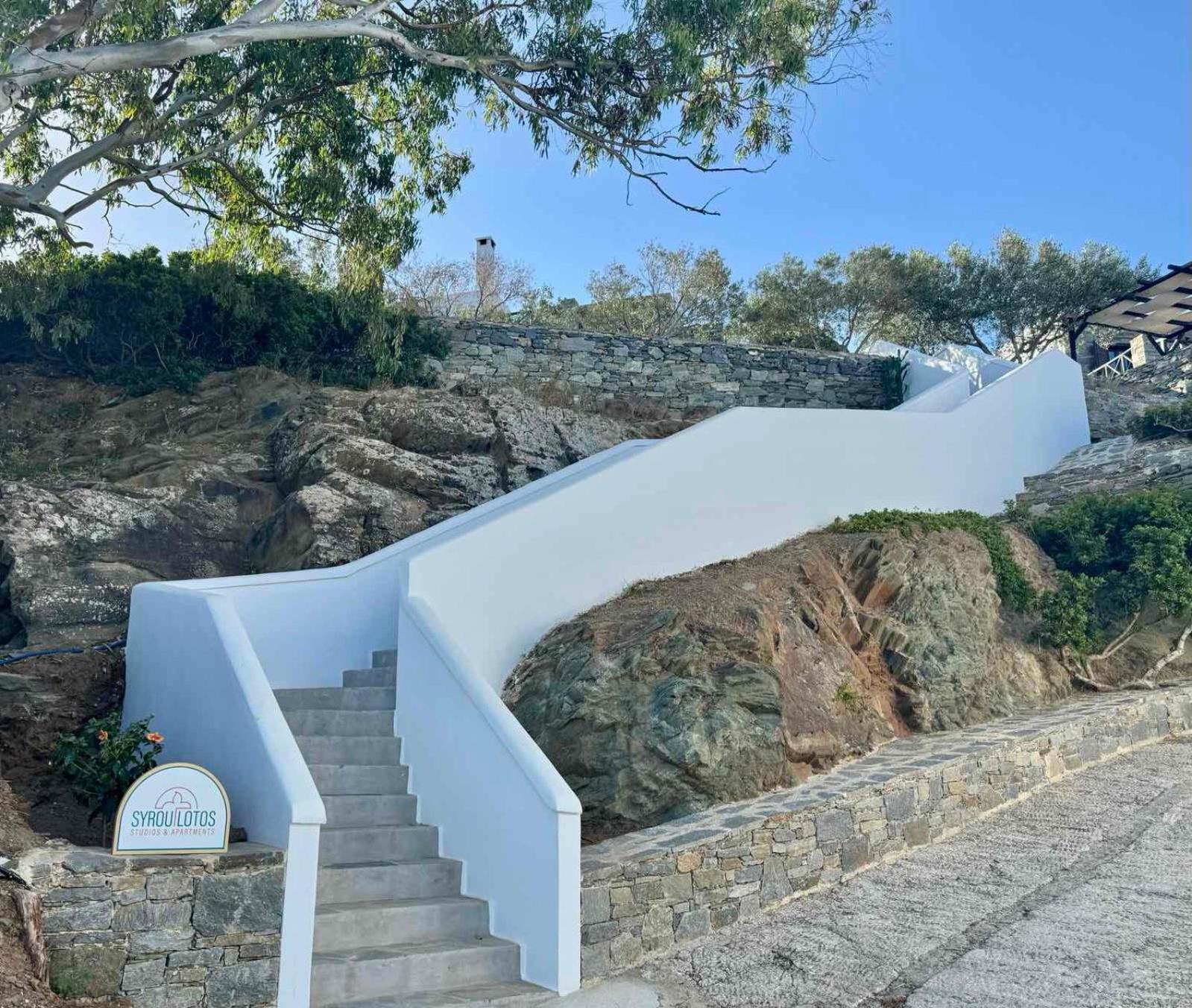 Syrou Lotos Studios & Apartments (Adults Only) Kini Buitenkant foto